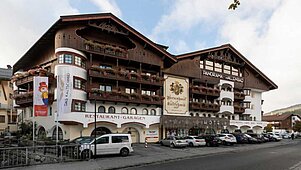 Sommeransicht auf das Familienhotel Das Kaltschmid in Seefeld Tirol.