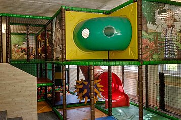 Softplayanlage im Indoor-Bereich im Kinderhotel Bruckwirt in Oberösterreich.