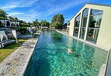 Großer Naturpool im Ulrichshof im Bayerischen Wald