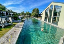 Großer Naturpool im Ulrichshof im Bayerischen Wald