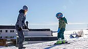 Kinderskischule im Familotel Elldus Resort im Erzgebirge.