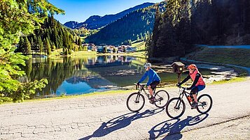 Radfahren im Sommer rund um das Familienhotel Zauchenseehof im Salzburger Land