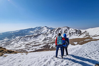 Wandern im Winter in der Steiermark.