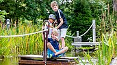 Kinder im Garten im Familienhotel Engel im Schwarzwald