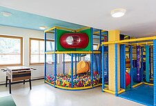 Große Softplayanlage im Indoorspielplatz vom Wellness- & Familienhotel Egger in Saalbach Hinterglemm.