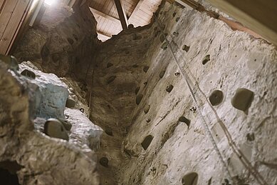 Indoor-Kletterwand / Boulderwand im Familienhotel Hotel Tirolerhof an der Zugspitze.