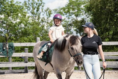 Reiturlaub mit Kindern bei Familotel Reiturlaub mit Kindern bei Familotel