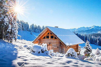 Eine Berghütte in den Bergen der Schweiz.