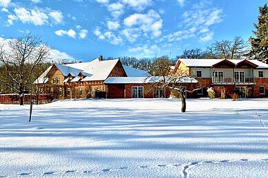 Wundervolle Winterlandschaft des Familienhotels Landhaus Averbeck in der Lüneburgerheide.