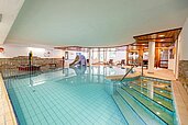 Der Indoor-Pool im Familienhotel Engel im Schwarzwald