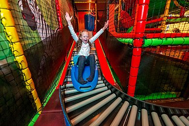 Im Familienhotel Engel im Schwarzwald gibt es einen eigenen Indoor-Spielplatz für Kinder