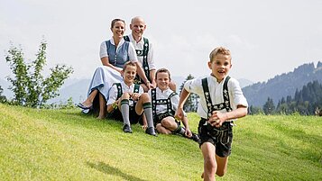 Die Gastgeberfamilie im Familienhotel Allgäuer Berghof.