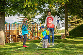 Minigolfplatz im Außenbereich für die ganze Familie im Familienhotel Elldus Resort im Erzgebirge