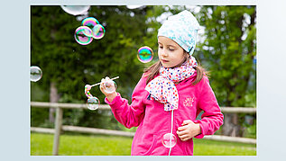 Anleitung und Rezept Seifenblasen selber machen, Beschäftigung für Kinder