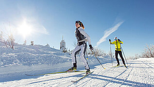 Winter im Erzgebirge. Zahlreiche Landlaufloipen uns Skitouren warten auf euch!