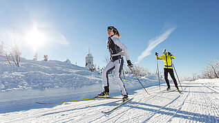 Winter im Erzgebirge. Zahlreiche Landlaufloipen uns Skitouren warten auf euch!